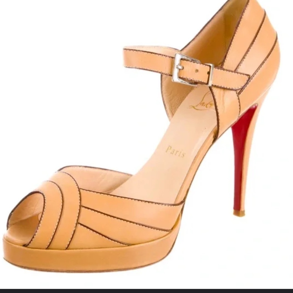 Christian louboutin nude and brown details